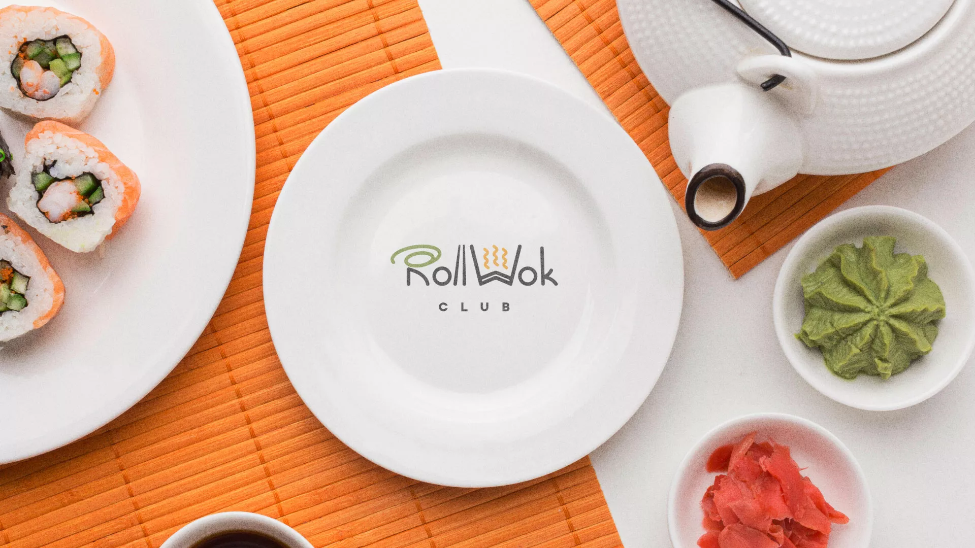 Разработка логотипа и фирменного стиля в Петровске для суши-бара «Roll Wok Club»